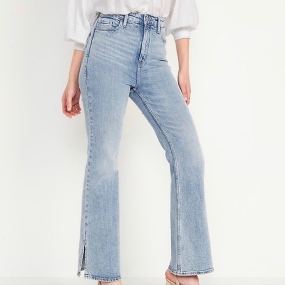 Old Navy Higher Than High Waisted Slit Flare Jeans size 0 - Picture 3 of 4